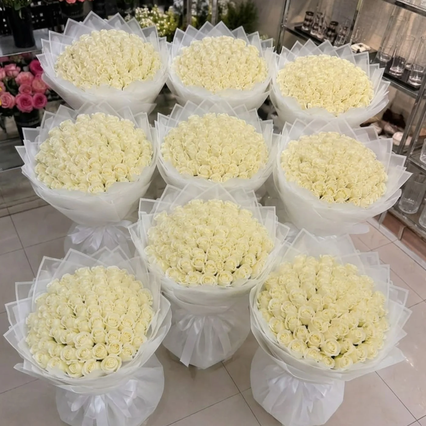 900 adet Romantik ve Gösterişli Buketler