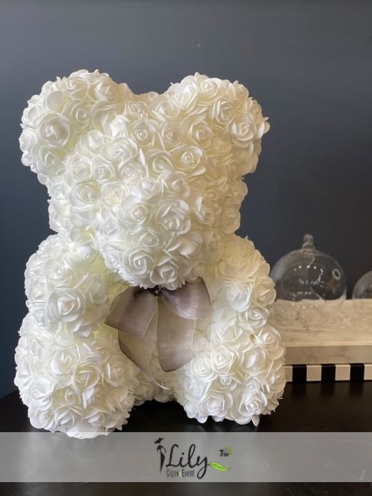 Güllerden Şirin Ayıcık 